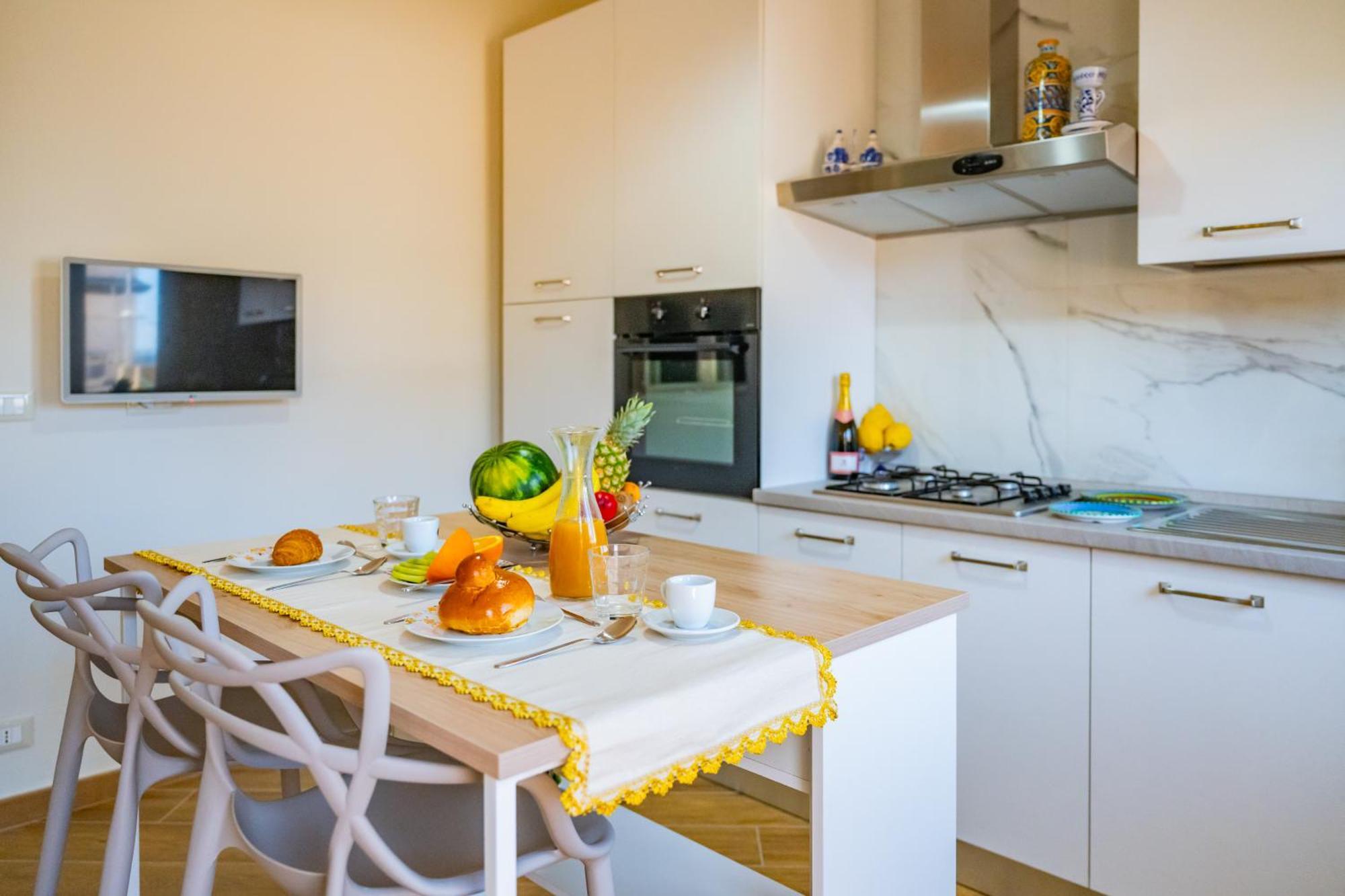 Achilles Apartment Giardini Naxos Dış mekan fotoğraf
